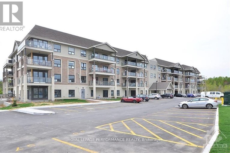 29446146/116-120-prestige-circle/chatelaine-village/ottawa/ontario/K4A1B4_1