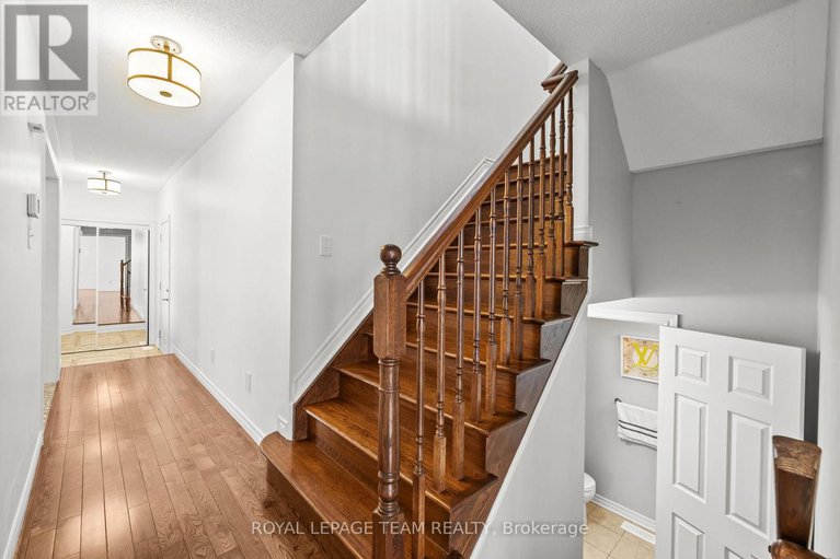 29387877/2751-grand-canal-street/half-moon-bay/ottawa/ontario/K2J0T1_15