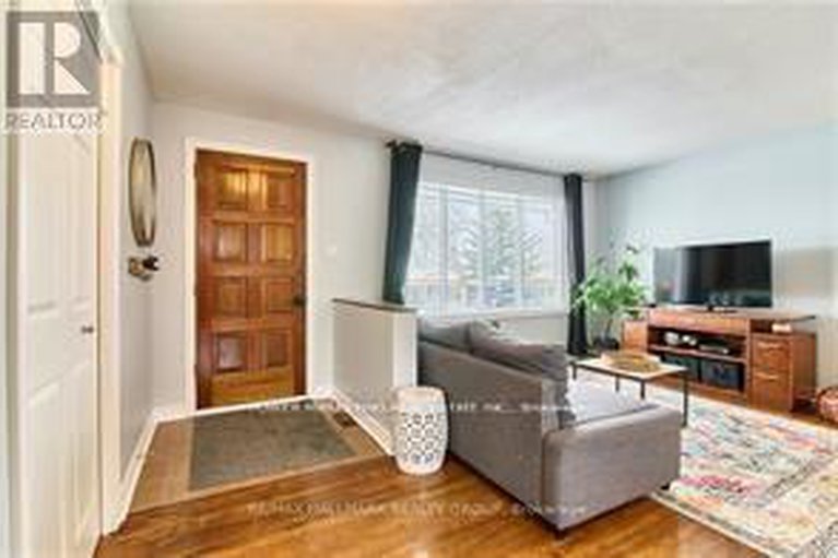 29244921/841-balsam-drive/chatelaine-village/ottawa/ontario/K1E1B8_2