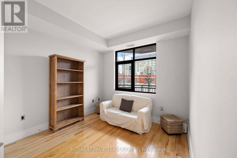 29563752/202-260-besserer-street/sandy-hill/ottawa/ontario/K1N1J3_13