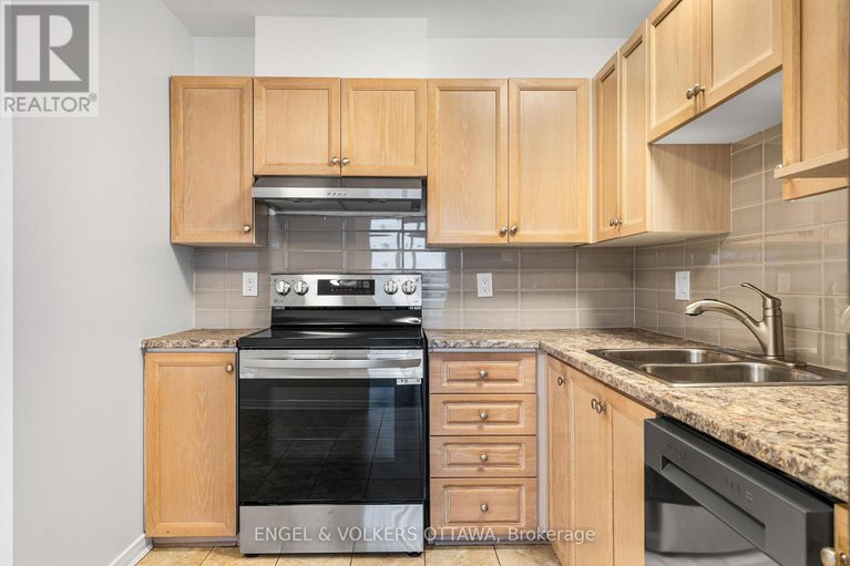 29123797/1626-trenholm-lane/fallingbrookpineridge/ottawa/ontario/K4A4B6_17