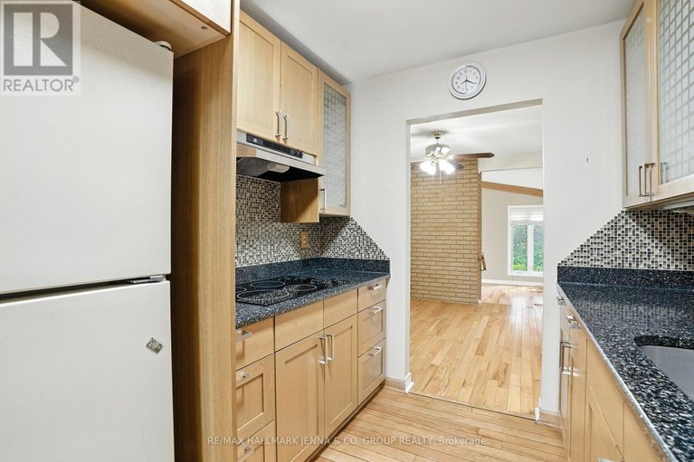 28807492/1115-st-emmanuel-terrace/convent-glen-north/ottawa/ontario/K1C2J6_8
