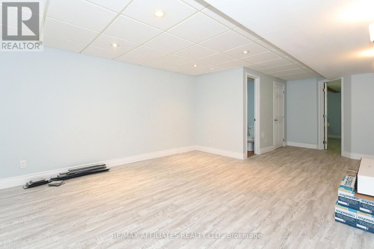 28479227/1980-scully-way-s/fallingbrookgardenway-south/ottawa/ontario/K4A4H2_28