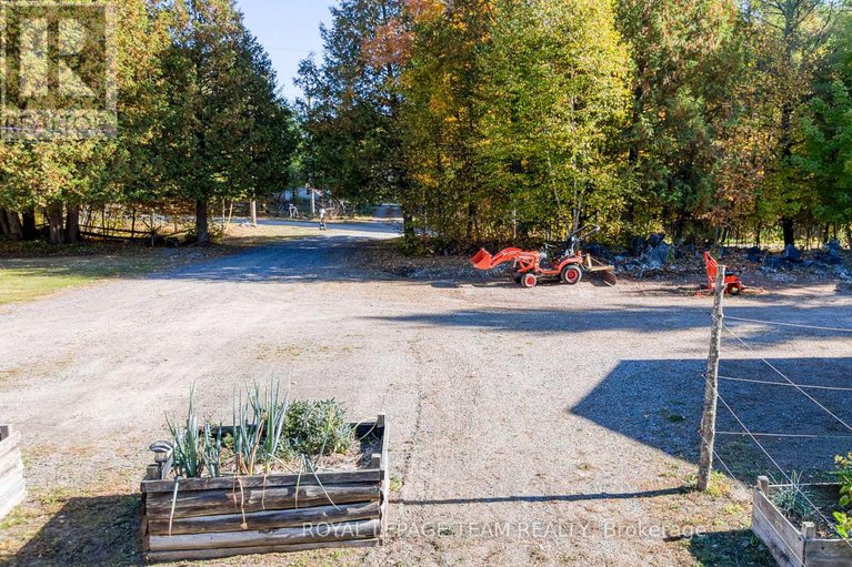 29379152/2819-lanark-8c-concession/lanark-highlands-lanark-twp/lanark-highlands/ontario/K0A1P0_37