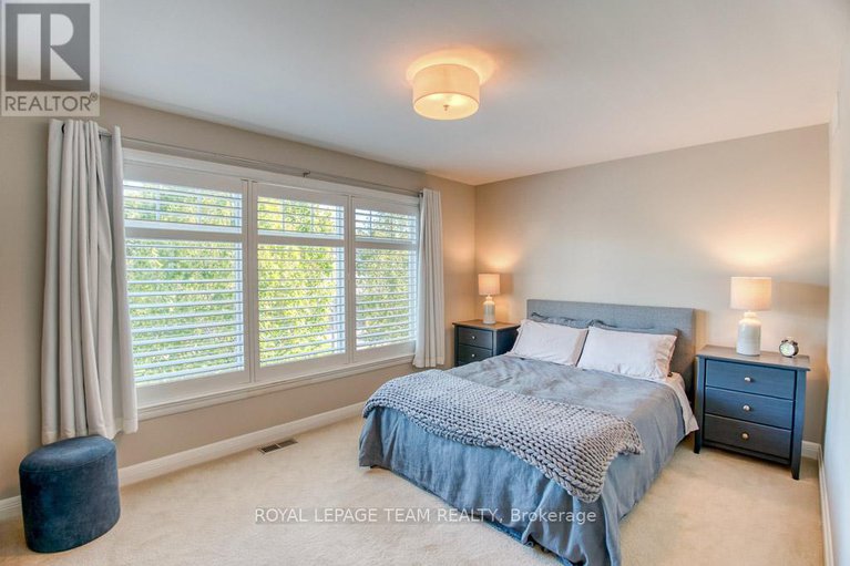 28955797/107-kitsilano-court/bruce-farmgraham-parkqualicumbellands/ottawa/ontario/K2H0B5_19