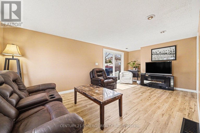 29677664/2428-blackstone-crescent/sheffield-glenindustrial-park/ottawa/ontario/K1B4H2_5