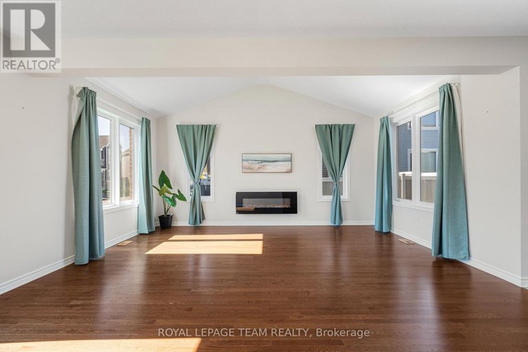 28943826/743-vennecy-terrace/orleans-village/ottawa/ontario/K1W0M8_8
