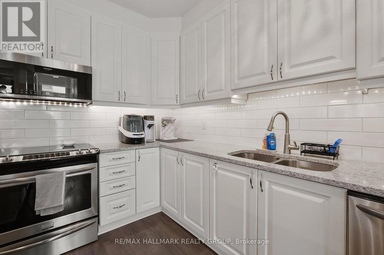 28707838/995-shimmerton-circle/emerald-meadowstrailwest/ottawa/ontario/K2M0L4_4