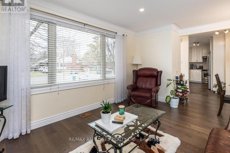 28591498/1941-haig-drive/elmvale-acres/ottawa/ontario/K1G2J9_6