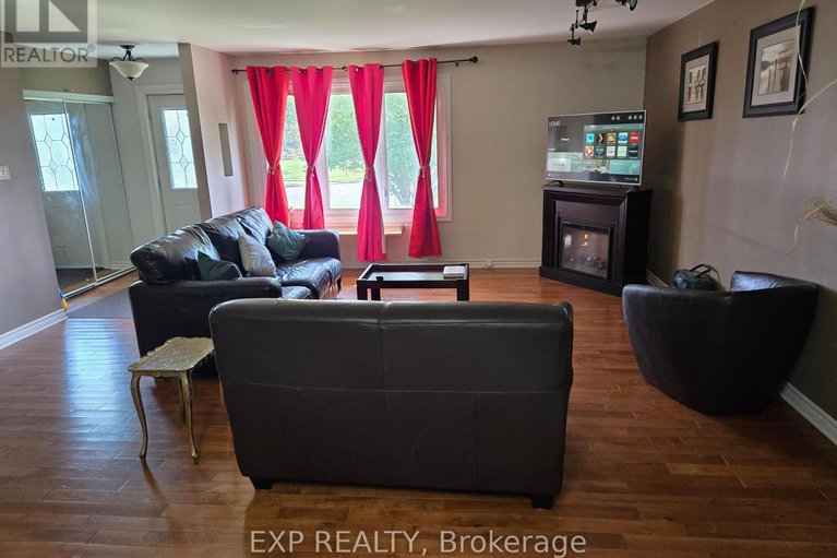 29110735/1990-belcourt-boulevard/chateauneuf/ottawa/ontario/K1C1M5_8