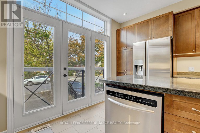 29013155/318-iona-street/westborohampton-park/ottawa/ontario/K1Z7B9_7