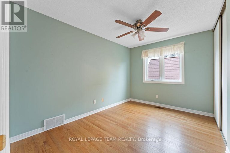 29015991/2684-violet-street/britannia/ottawa/ontario/K2B6X2_30