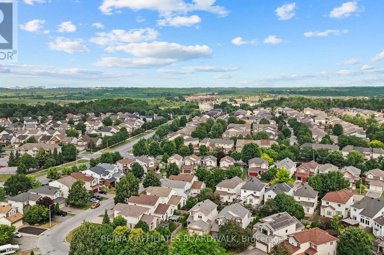 28620328/1056-rocky-harbour-crescent/riverside-southgloucester-glen/ottawa/ontario/K1V1V3_44