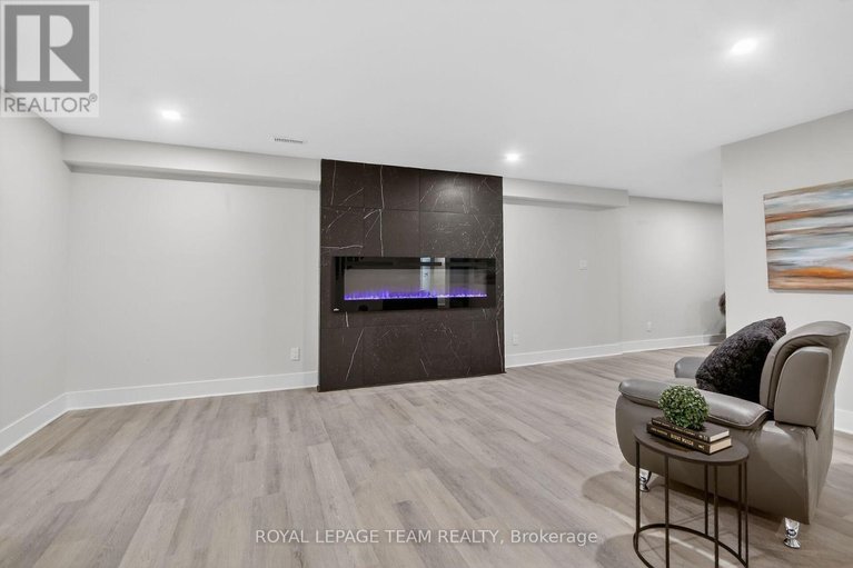 29688254/6636-marina-drive/manotick-south-to-roger-stevens/ottawa/ontario/K4M1B3_24
