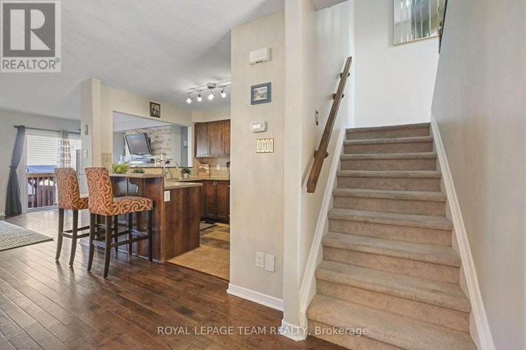 29058960/215-parkrose-private/chatelaine-village/ottawa/ontario/K4A0N8_20