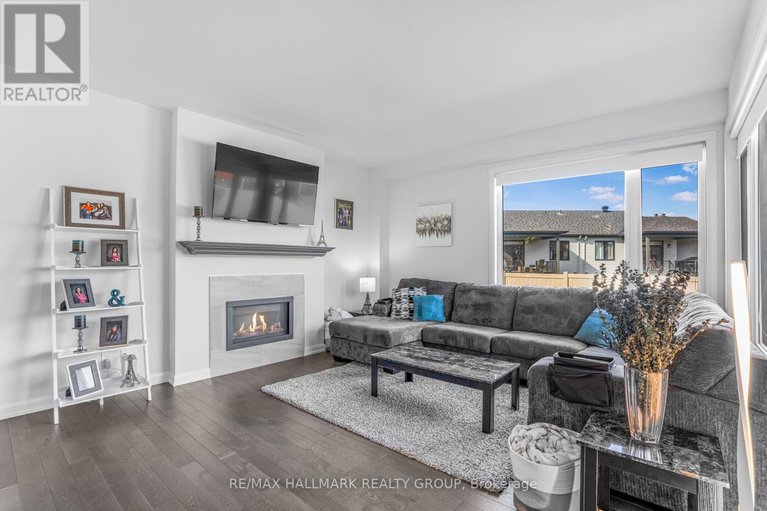 28435100/364-sterling-avenue/town-of-rockland/clarence-rockland/ontario/K4K0L4_12