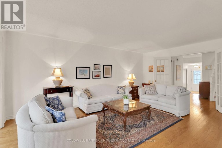 29624463/73-bramblegrove-crescent/hunt-club-parkgreenboro/ottawa/ontario/K1T3E6_7