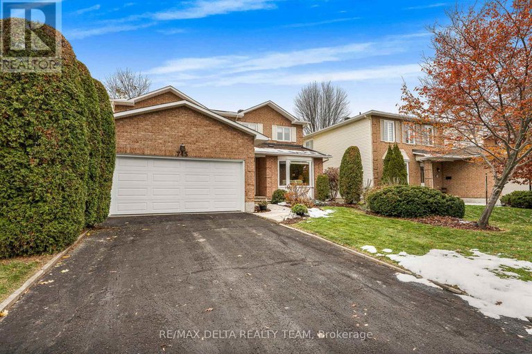 29126045/745-hauteview-crescent/fallingbrookridgemount/ottawa/ontario/K4A2B9_2