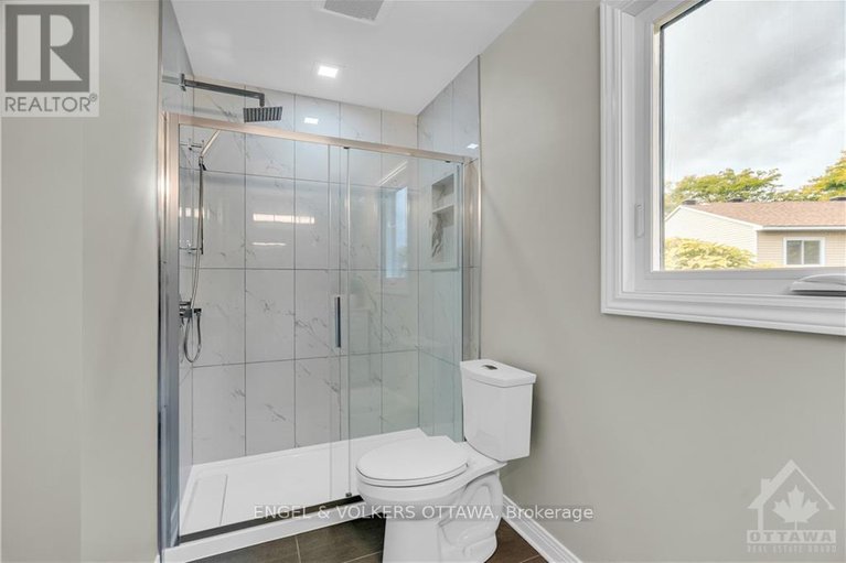28611833/2177-lenester-avenue/mckellar-heightsglabar-park/ottawa/ontario/K2A4A9_16