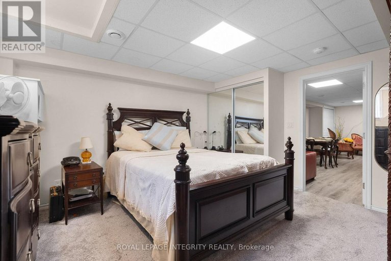 29074502/22-marchbrook-circle/rural-kanata-central/ottawa/ontario/K2W1A1_39