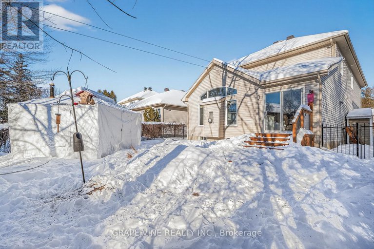 29326817/130-springcreek-crescent/bridlewood/ottawa/ontario/K2M2M1_31