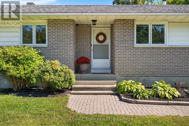 29023588/6521-jack-pine-crescent/greely/ottawa/ontario/K4P1E1_3