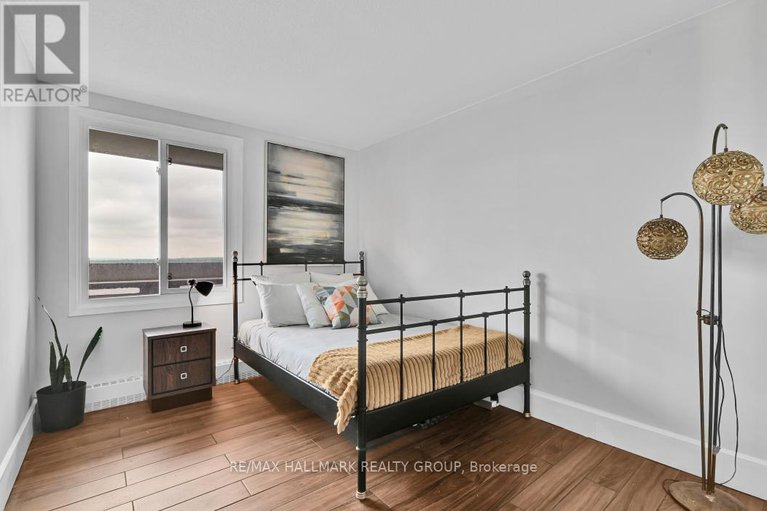 28331296/1808-1081-ambleside-drive/woodroffe/ottawa/ontario/K2B8C8_11