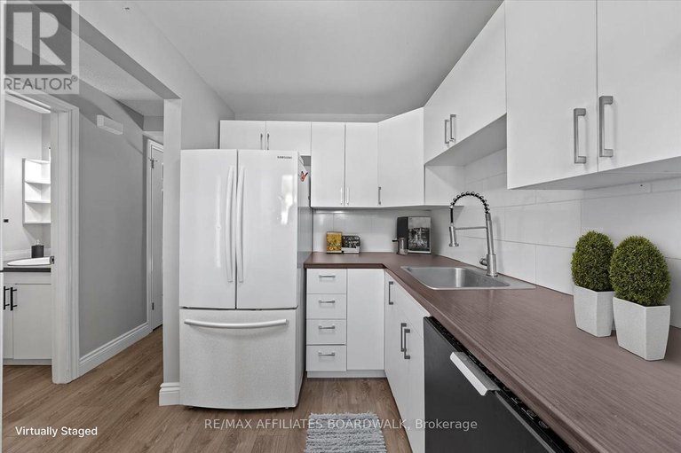 29211965/6482-bilberry-drive-w/convent-glen-north/ottawa/ontario/K1C4N8_8