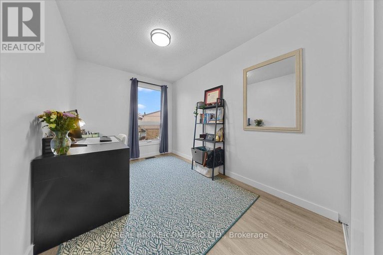 29616177/2049-stonehenge-crescent/pineview/ottawa/ontario/K1B4N7_22