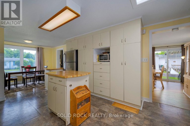 28589620/211-dodson-street/kemptville/north-grenville/ontario/K0G1J0_6