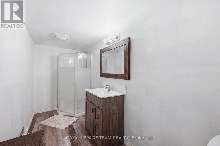 29684354/136-malvern-drive/pheasant-run/ottawa/ontario/K2J2G5_29