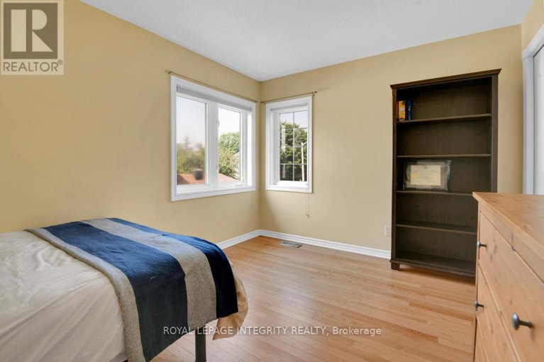 28624550/11-honeywood-court/riverside-southgloucester-glen/ottawa/ontario/K1V1Y4_21