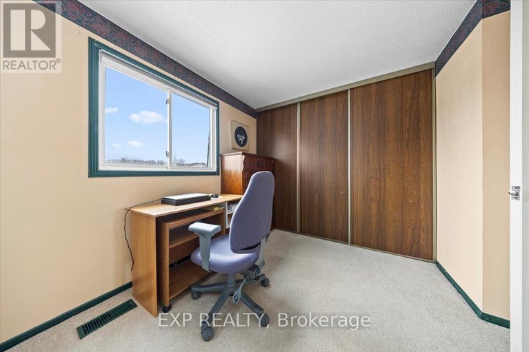 29485103/915-lawnsberry-drive/chatelaine-village/ottawa/ontario/K1E1Y2_18