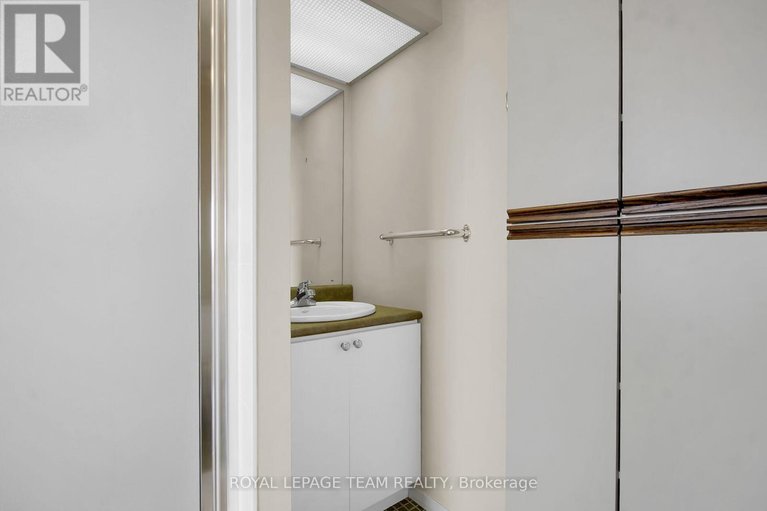 29669549/408-3360-southgate-road/south-keys/ottawa/ontario/K1V9A6_27