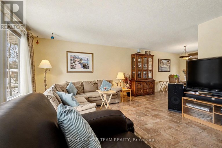 29172924/30-juniper-court/borden-farmstewart-farmcarleton-heightsparkwood-hills/ottawa/ontario/K2E5M6_5