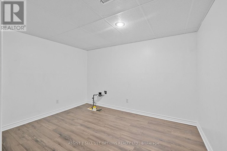 28825040/104b-craig-henry-drive/craig-henrywoodvale/ottawa/ontario/K2G6L8_31