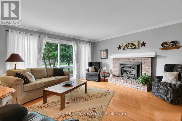 28431917/38-spruce-street/ingleside/south-stormont/ontario/K0C1M0_10