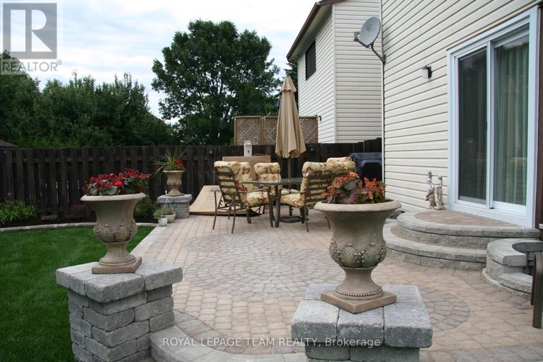 29528720/7942-decarie-drive/orleans-wood/ottawa/ontario/K1C2K3_34