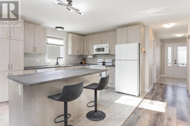 28969213/242-roxanne-street/clarencerockland-twp/clarence-rockland/ontario/K0A1N0_14