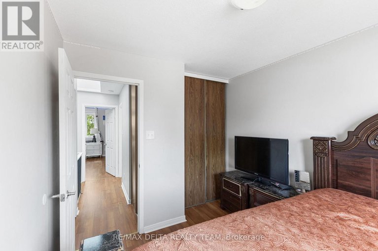 28461671/1401-coulter-place/bilberry-creekqueenswood-heights/ottawa/ontario/K1E3H9_20
