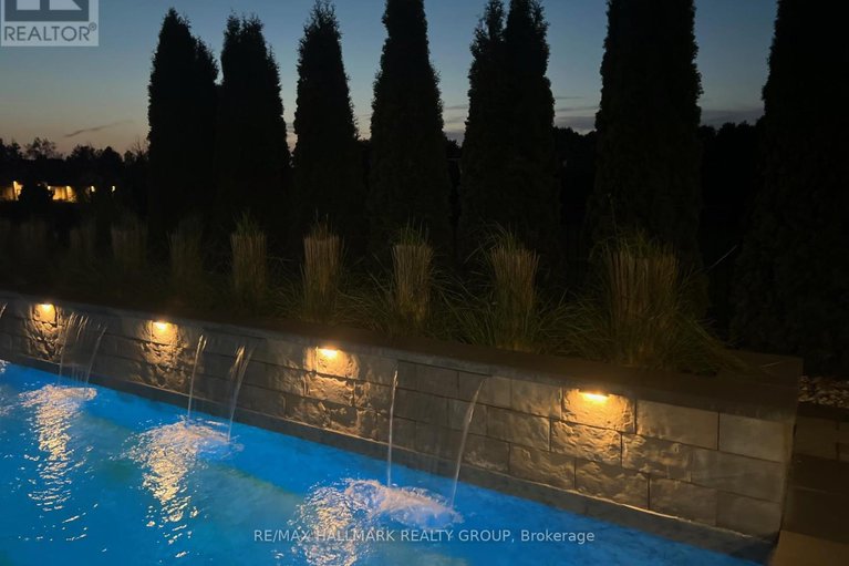 28423041/5813-red-castle-ridge/manotick-east-to-manotick-station/ottawa/ontario/K4M0A4_44