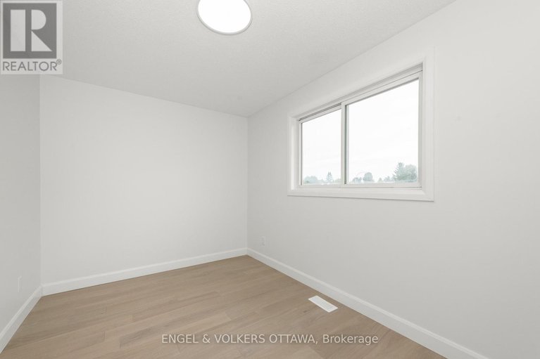 28965563/39-benlark-road/on-the-green/ottawa/ontario/K2J2L5_34