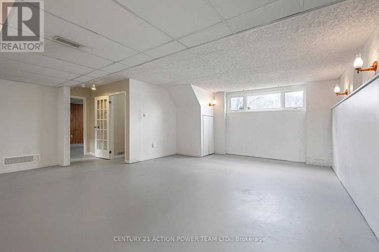 29647357/1535-st-georges-street/bilberry-creekqueenswood-heights/ottawa/ontario/K1E1R1_42