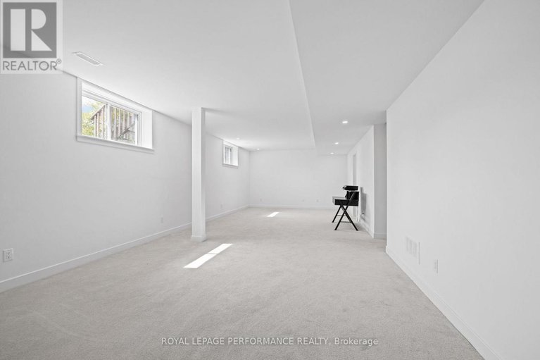 28628101/612-kenabeek-terrace/riverside-southgloucester-glen/ottawa/ontario/K4M0M2_35