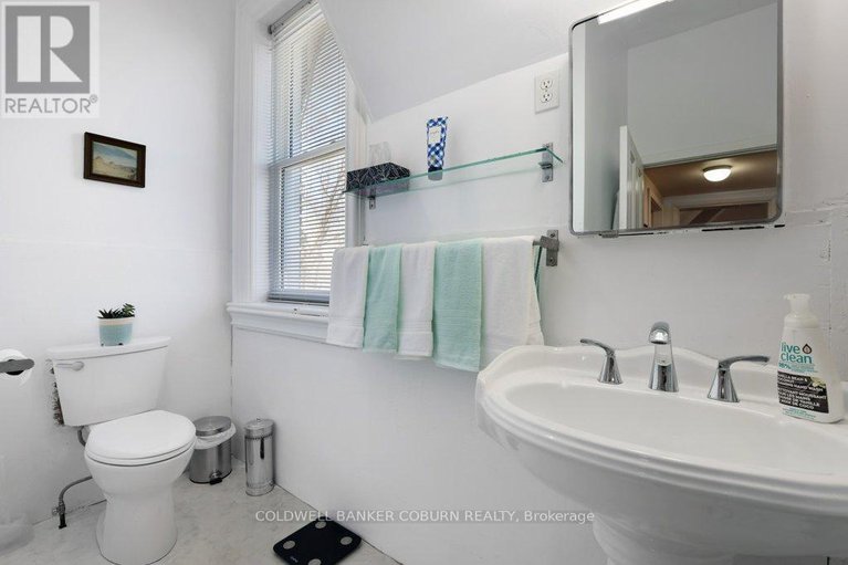 28218269/81-lakeshore-drive/morrisburg/south-dundas/ontario/K0C1X0_30