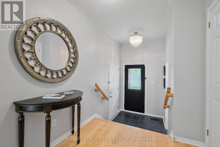 28334398/2072-dunollie-crescent/morgans-grantsouth-march/ottawa/ontario/K2W1H6_8
