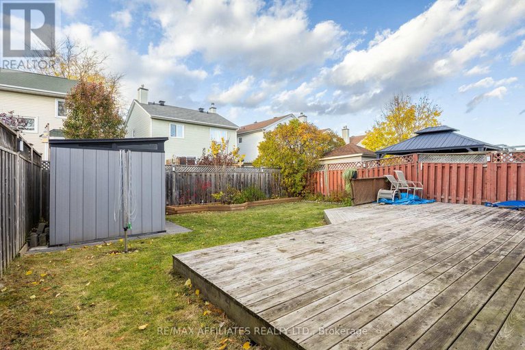 29083529/1687-tache-way/fallingbrookpineridge/ottawa/ontario/K4A2T5_43