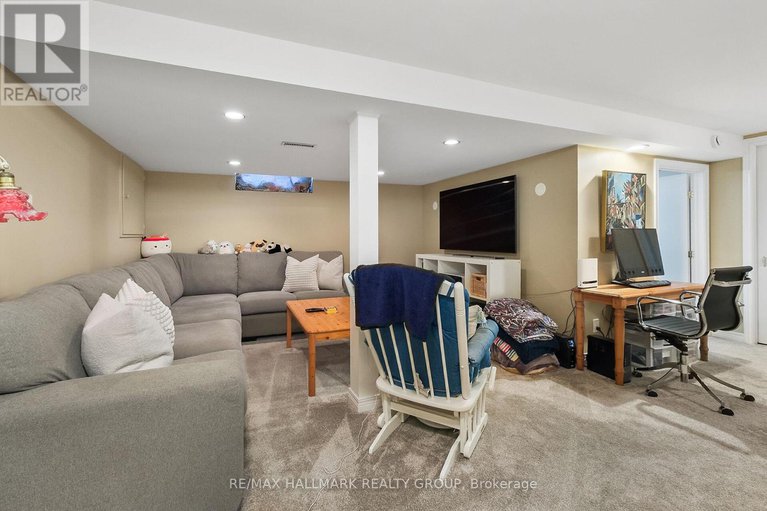 28610076/1352-baden-avenue/emerald-woodssawmill-creek/ottawa/ontario/K1T1V7_25