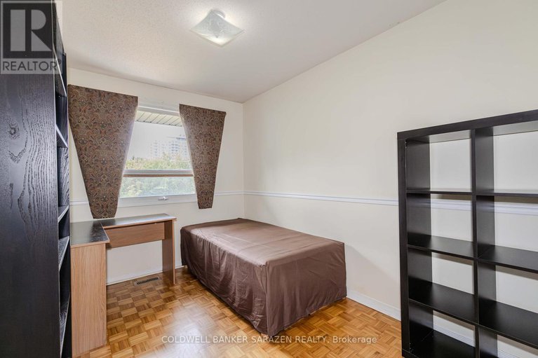28745998/106-costello-avenue/leslie-park/ottawa/ontario/K2H7C5_31