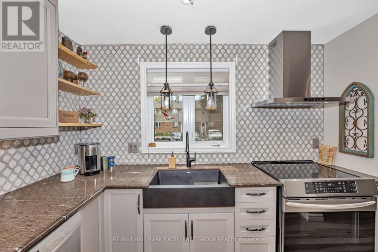 28418354/92-1643-du-sommet-place/chateauneuf/ottawa/ontario/K1C4Z9_17